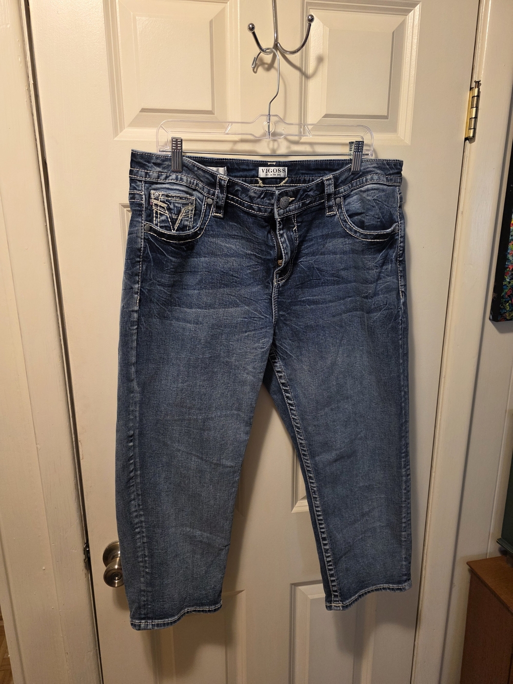 Vigoss Women's Capris Jeans in Medium Blue